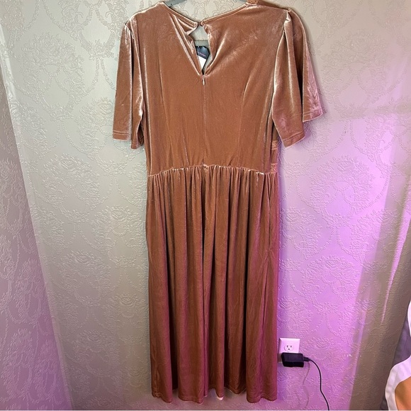 Elegant Brown V-Neck Dress Sadie Grace Renaissance dress velvet new nwt L large - Picture 5 of 7
